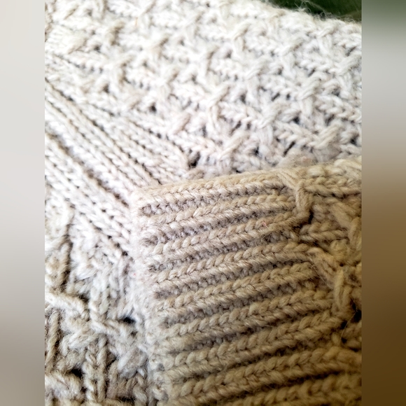 Chunky Knit Merino Alpaca Wool Blend Fisherman Style Sweater by Banana Republic - Picture 3 of 9